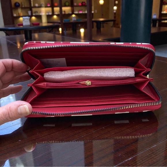 London Fog Ada Signature Zip Around Wallet (Brick Red) NWT - Picture 7 of 8